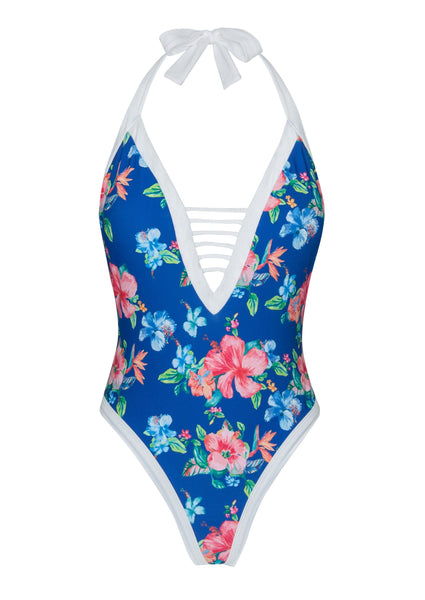 Charlotte Daring Sicily