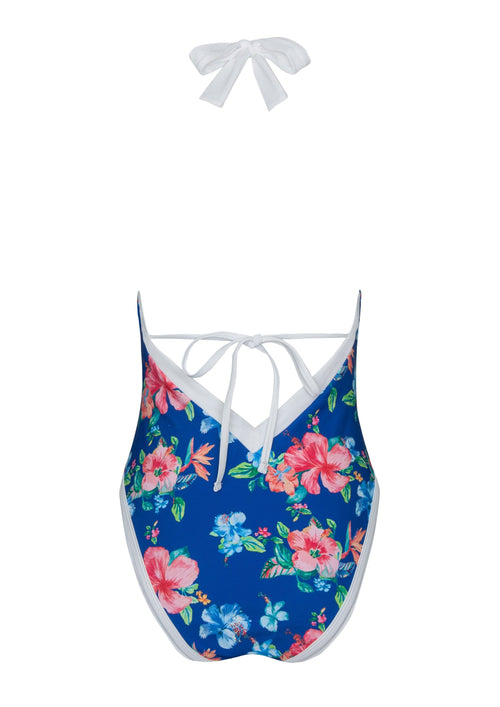 Charlotte Daring Sicily